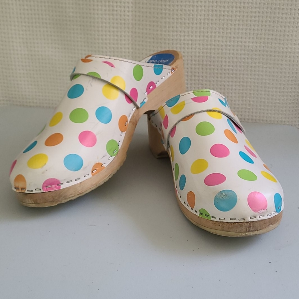 Cape Clogs adorable polka dot clips, EU40